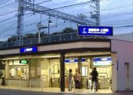 ����y���w