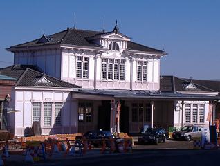 �i�q�����w