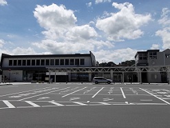 �i�q��{���w