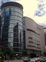 �h�[���Z���^�[