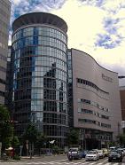 �h�[���Z���^�[