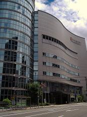 �h�[���Z���^�[