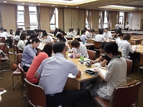 �u���̗l�q