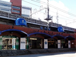 JR根岸線関内駅